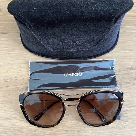 Brand New Authentic Tom Ford Joey sunglasses